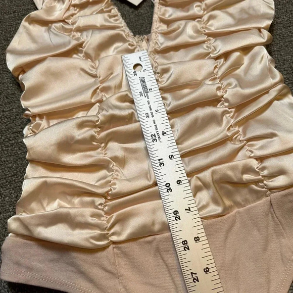 NWT Emory Park Glam Days Cream Sleeveless Ruched Satin Bodysuit Small - Picture 7 of 8